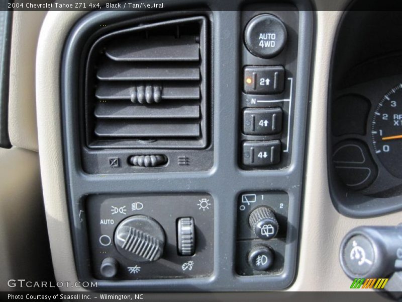 Black / Tan/Neutral 2004 Chevrolet Tahoe Z71 4x4