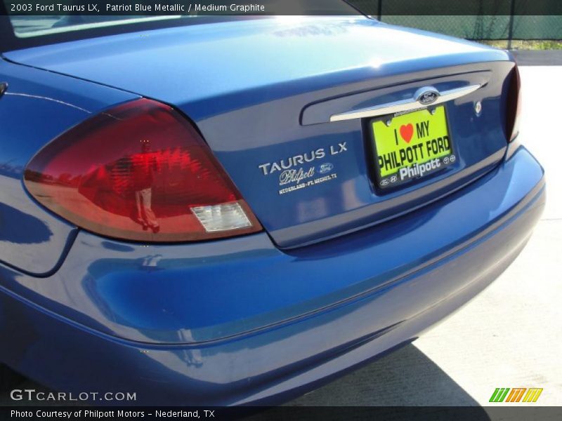 Patriot Blue Metallic / Medium Graphite 2003 Ford Taurus LX