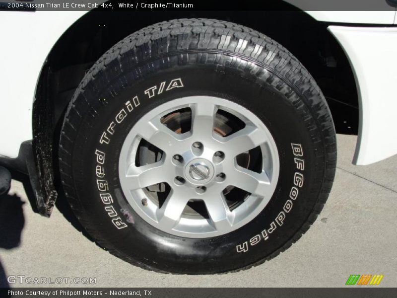White / Graphite/Titanium 2004 Nissan Titan LE Crew Cab 4x4