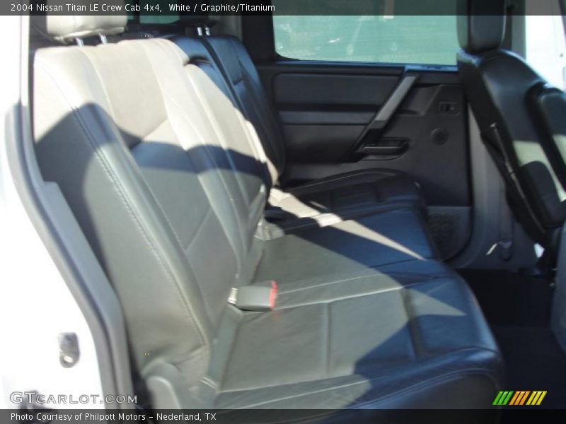 White / Graphite/Titanium 2004 Nissan Titan LE Crew Cab 4x4