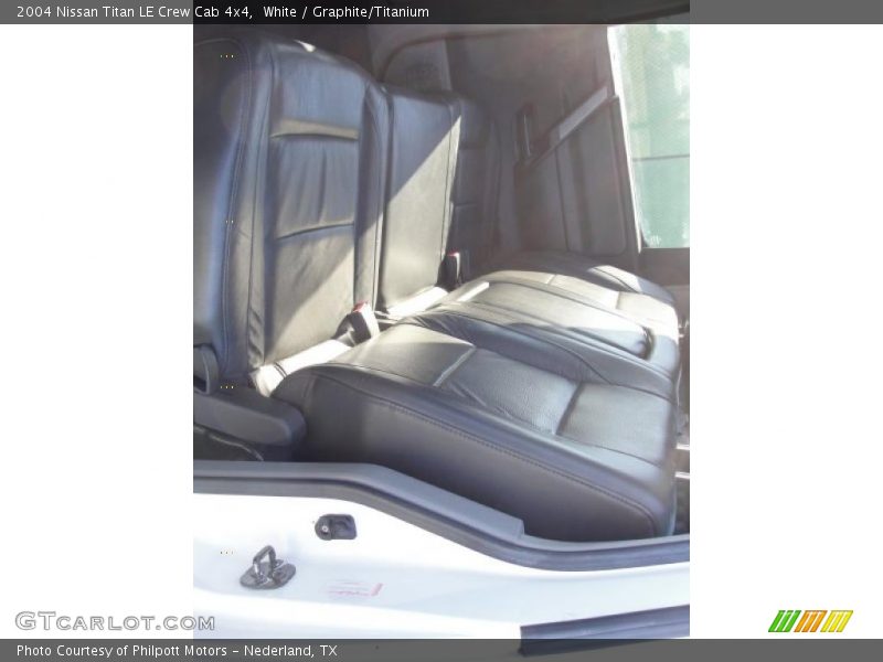 White / Graphite/Titanium 2004 Nissan Titan LE Crew Cab 4x4