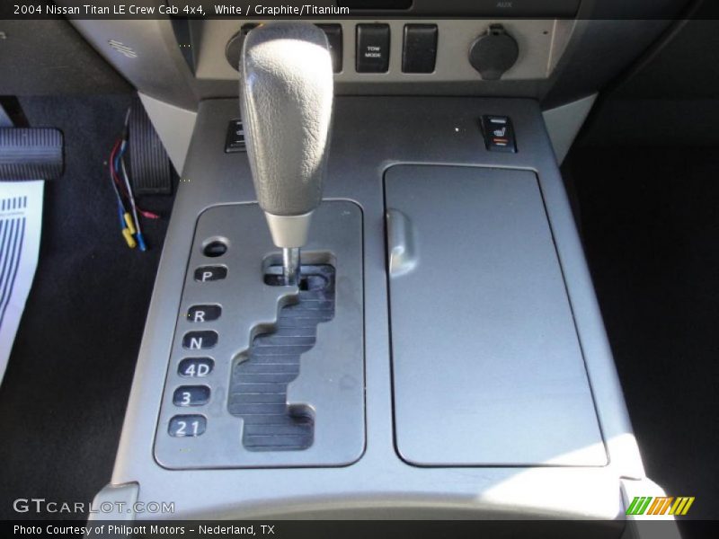 White / Graphite/Titanium 2004 Nissan Titan LE Crew Cab 4x4
