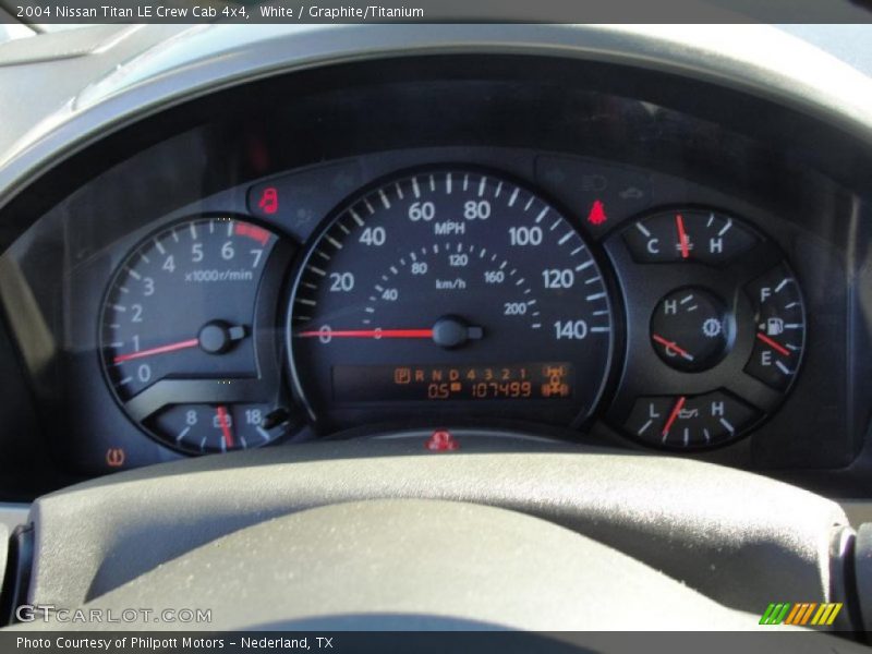 White / Graphite/Titanium 2004 Nissan Titan LE Crew Cab 4x4