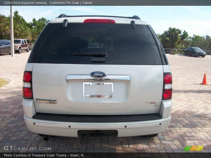 Cashmere Tri-Coat / Camel 2006 Ford Explorer Limited