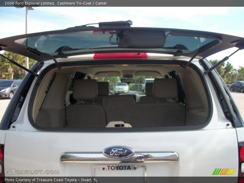 Cashmere Tri-Coat / Camel 2006 Ford Explorer Limited