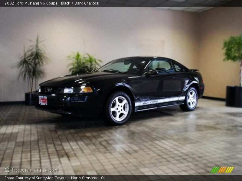 Black / Dark Charcoal 2002 Ford Mustang V6 Coupe