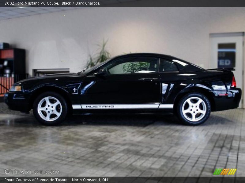 Black / Dark Charcoal 2002 Ford Mustang V6 Coupe