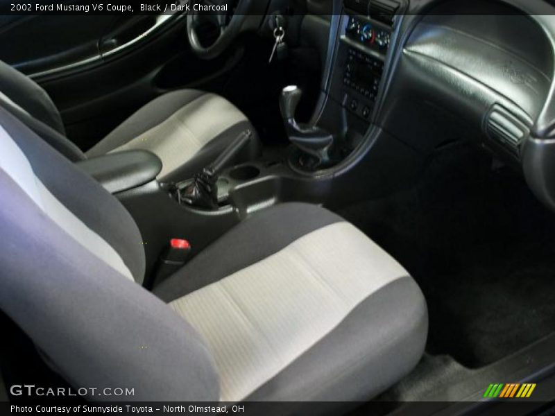 Black / Dark Charcoal 2002 Ford Mustang V6 Coupe