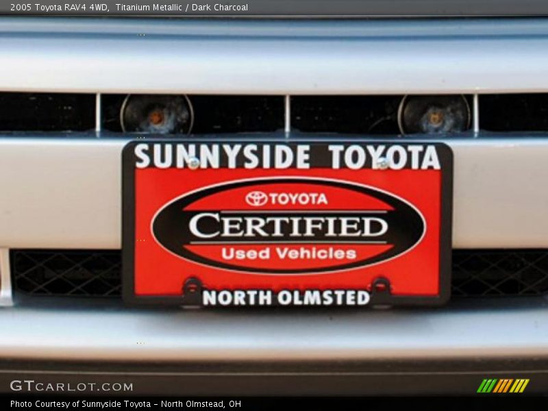 Titanium Metallic / Dark Charcoal 2005 Toyota RAV4 4WD