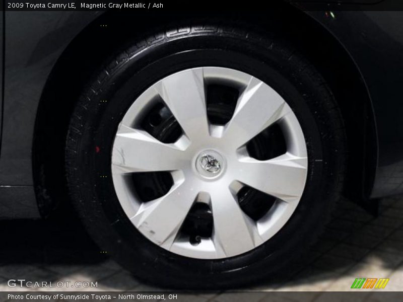 Magnetic Gray Metallic / Ash 2009 Toyota Camry LE