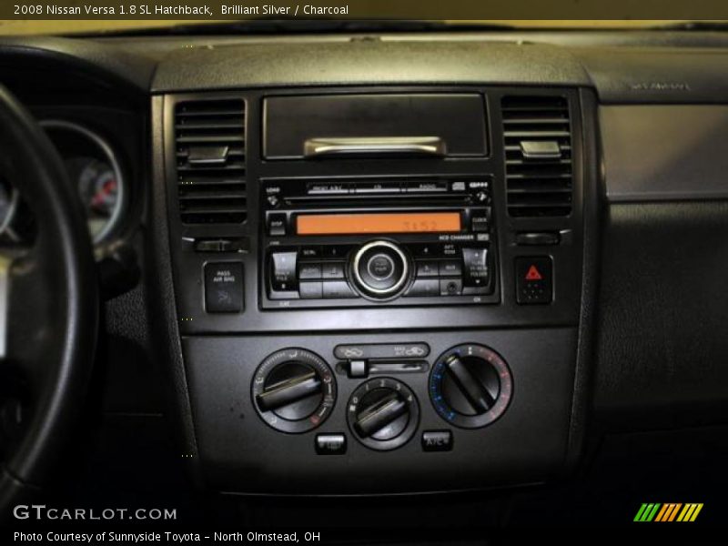 Brilliant Silver / Charcoal 2008 Nissan Versa 1.8 SL Hatchback