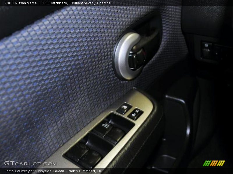 Brilliant Silver / Charcoal 2008 Nissan Versa 1.8 SL Hatchback