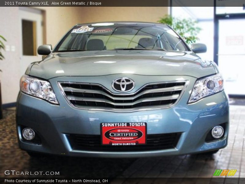 Aloe Green Metallic / Bisque 2011 Toyota Camry XLE