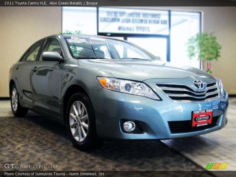 Aloe Green Metallic / Bisque 2011 Toyota Camry XLE