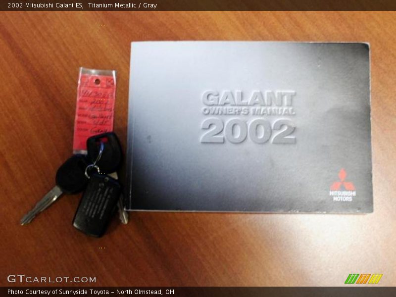 Titanium Metallic / Gray 2002 Mitsubishi Galant ES