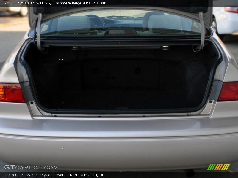  2001 Camry LE V6 Trunk
