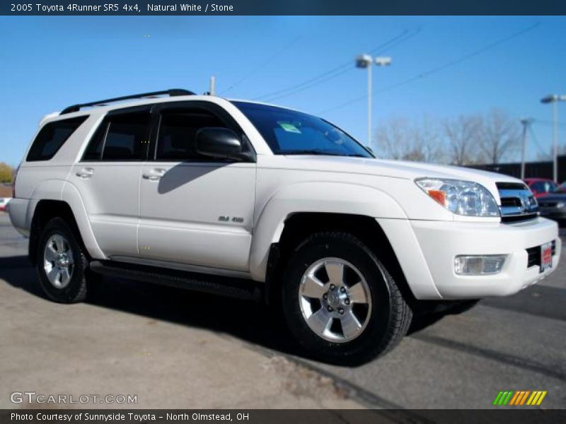 Front 3/4 View of 2005 4Runner SR5 4x4