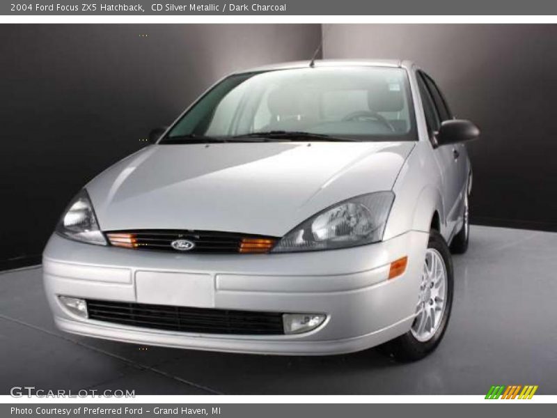 CD Silver Metallic / Dark Charcoal 2004 Ford Focus ZX5 Hatchback