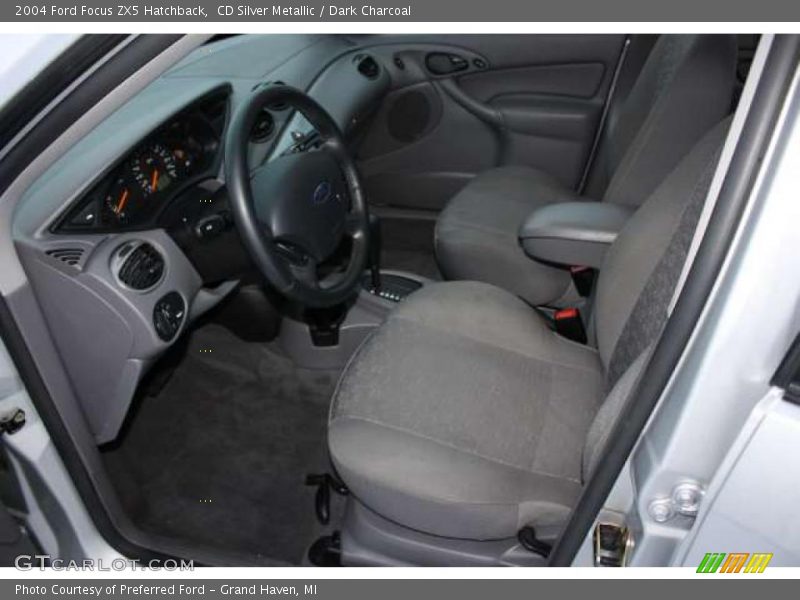 CD Silver Metallic / Dark Charcoal 2004 Ford Focus ZX5 Hatchback