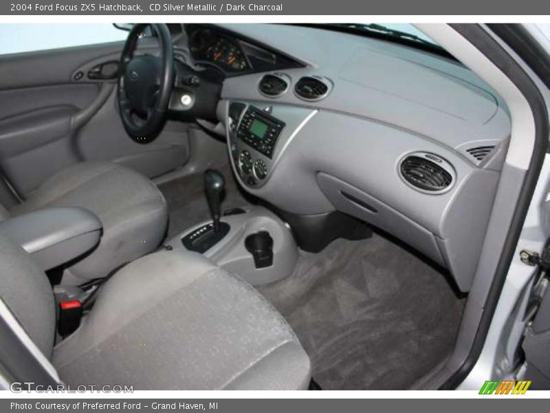 CD Silver Metallic / Dark Charcoal 2004 Ford Focus ZX5 Hatchback