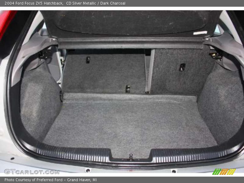  2004 Focus ZX5 Hatchback Trunk