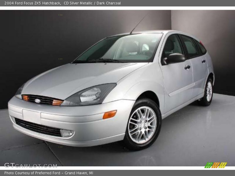 Front 3/4 View of 2004 Focus ZX5 Hatchback