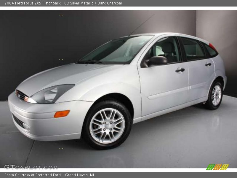  2004 Focus ZX5 Hatchback CD Silver Metallic