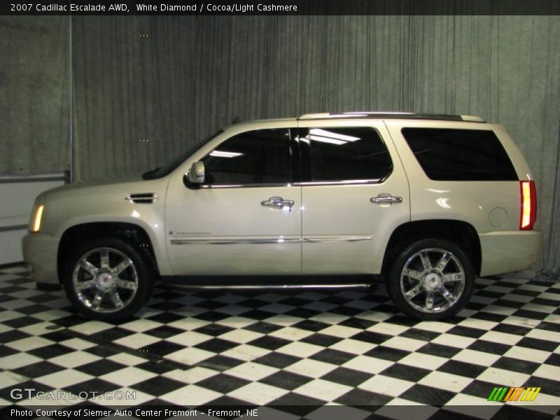 White Diamond / Cocoa/Light Cashmere 2007 Cadillac Escalade AWD