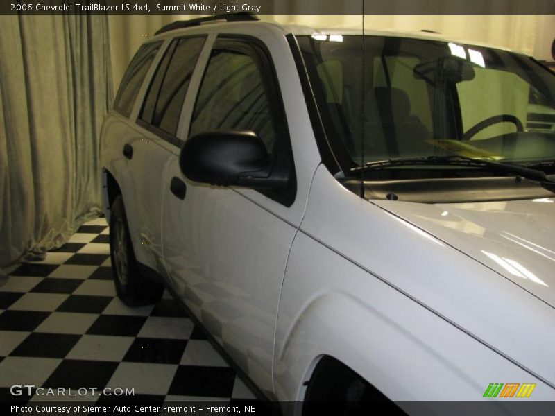 Summit White / Light Gray 2006 Chevrolet TrailBlazer LS 4x4