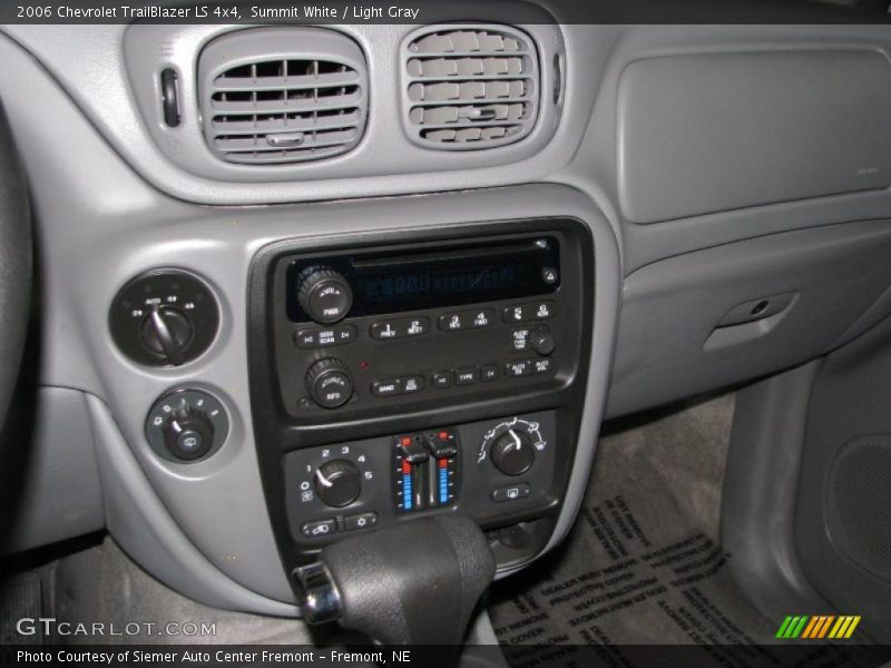 Summit White / Light Gray 2006 Chevrolet TrailBlazer LS 4x4