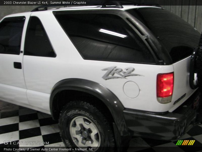 Summit White / Graphite 2003 Chevrolet Blazer LS 4x4