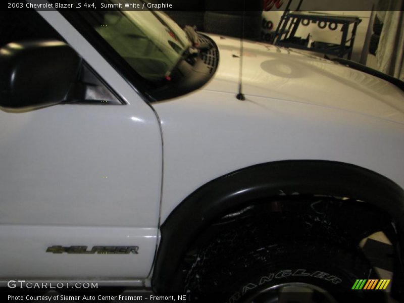 Summit White / Graphite 2003 Chevrolet Blazer LS 4x4