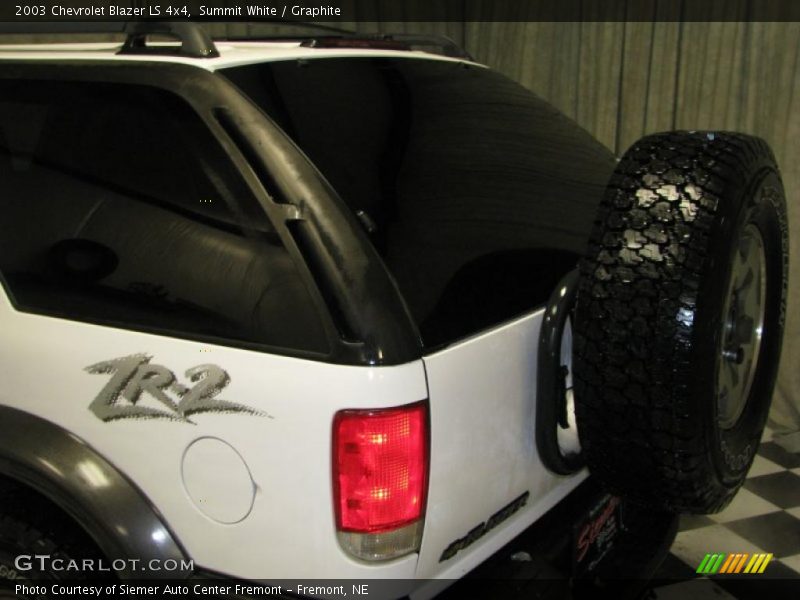 Summit White / Graphite 2003 Chevrolet Blazer LS 4x4