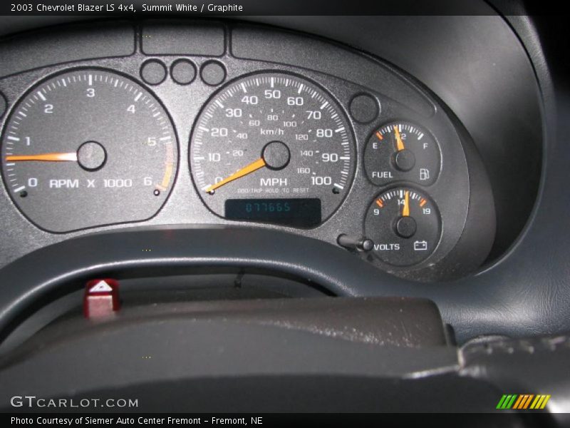 Summit White / Graphite 2003 Chevrolet Blazer LS 4x4