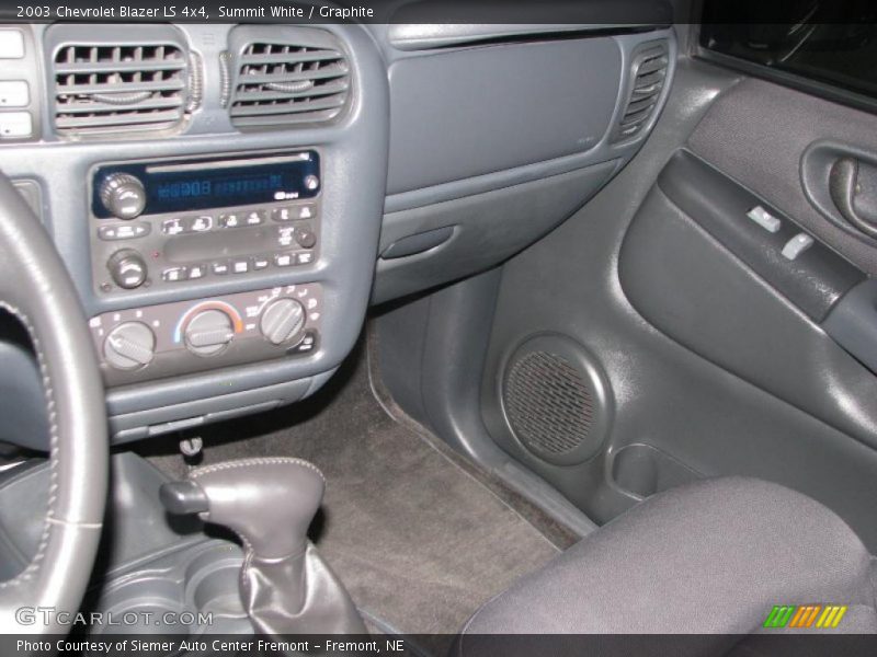 Summit White / Graphite 2003 Chevrolet Blazer LS 4x4