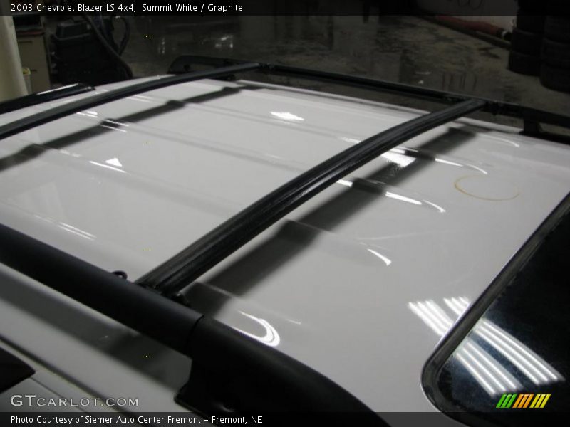 Summit White / Graphite 2003 Chevrolet Blazer LS 4x4