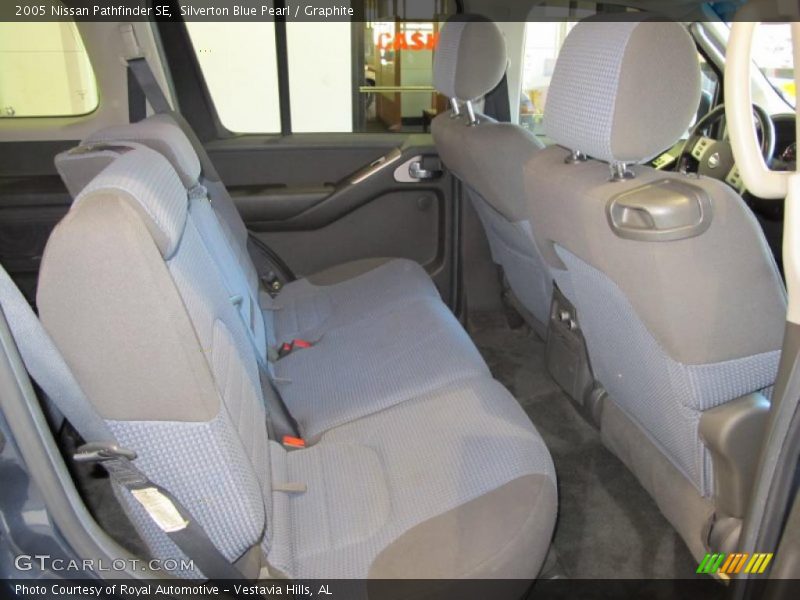 2005 Pathfinder SE Graphite Interior