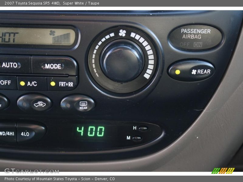 Super White / Taupe 2007 Toyota Sequoia SR5 4WD