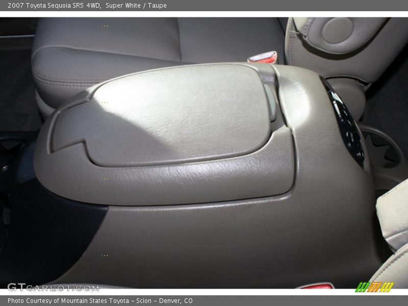 Super White / Taupe 2007 Toyota Sequoia SR5 4WD