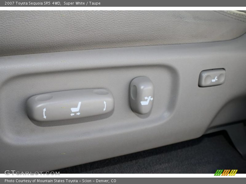 Super White / Taupe 2007 Toyota Sequoia SR5 4WD