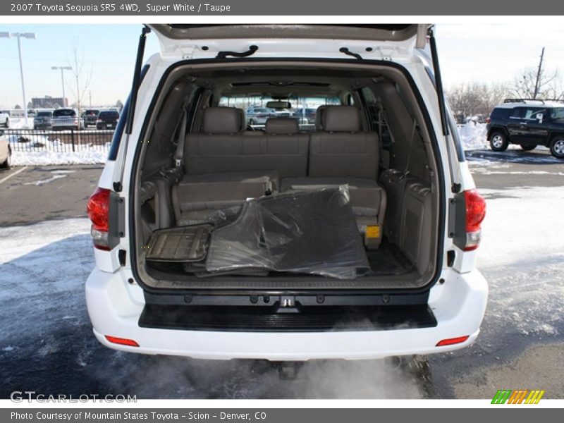 Super White / Taupe 2007 Toyota Sequoia SR5 4WD