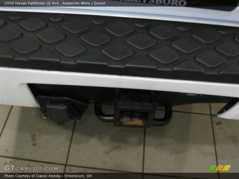 Avalanche White / Desert 2006 Nissan Pathfinder LE 4x4