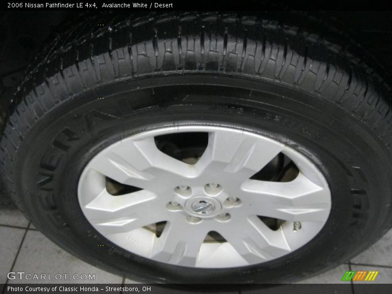 Avalanche White / Desert 2006 Nissan Pathfinder LE 4x4