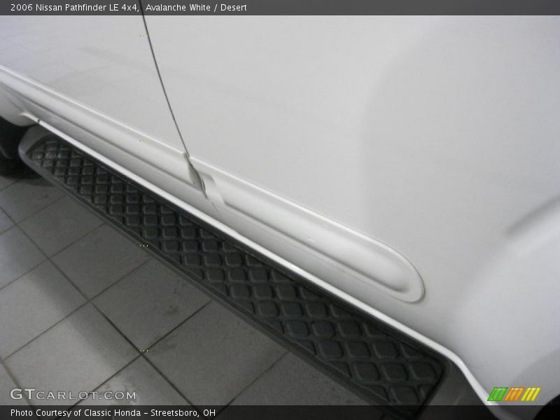 Avalanche White / Desert 2006 Nissan Pathfinder LE 4x4