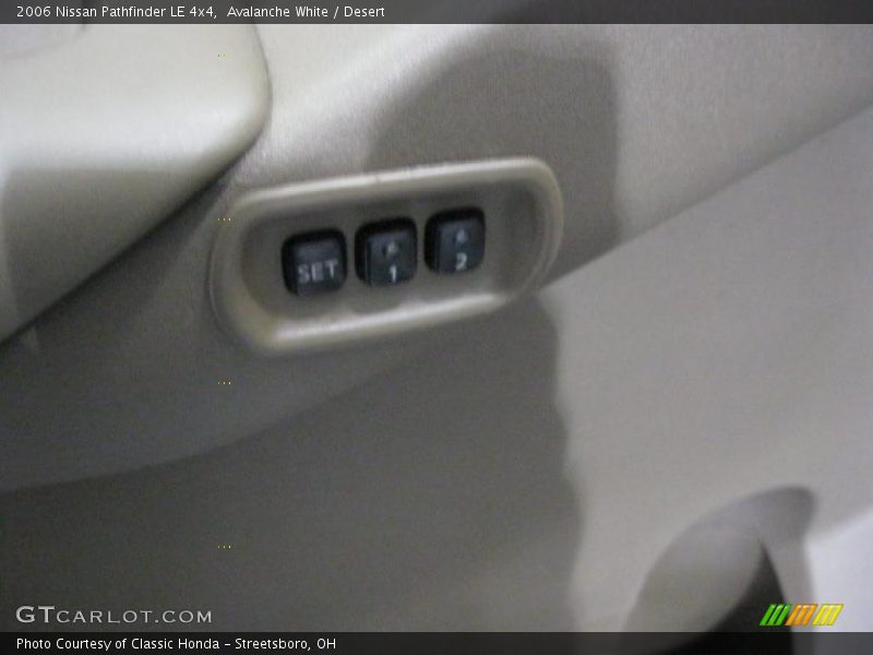 Avalanche White / Desert 2006 Nissan Pathfinder LE 4x4