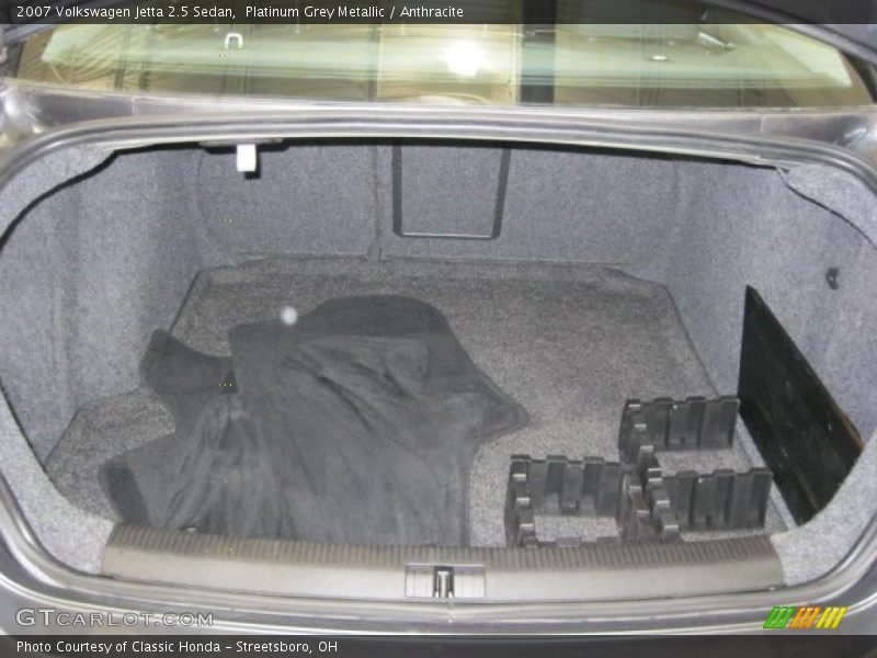 Platinum Grey Metallic / Anthracite 2007 Volkswagen Jetta 2.5 Sedan
