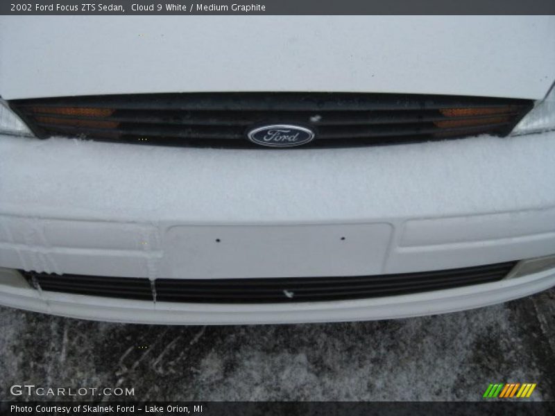 Cloud 9 White / Medium Graphite 2002 Ford Focus ZTS Sedan