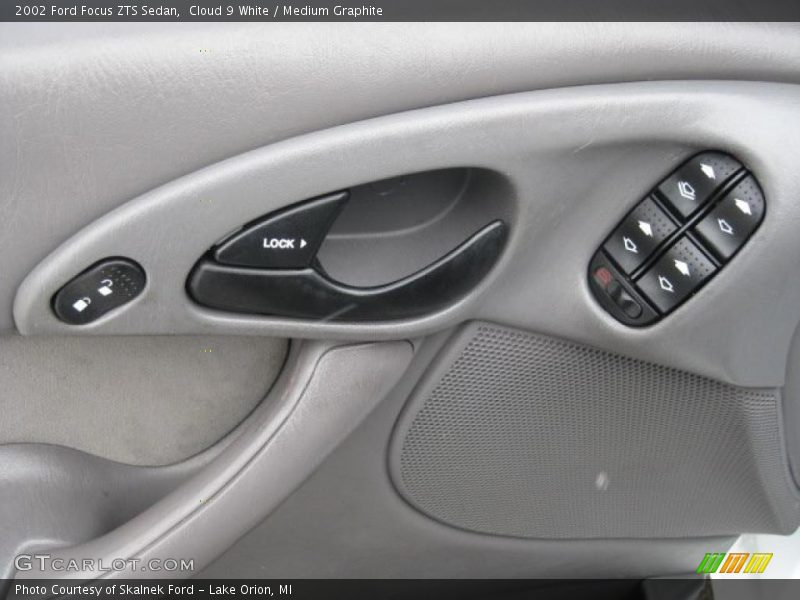 Controls of 2002 Focus ZTS Sedan