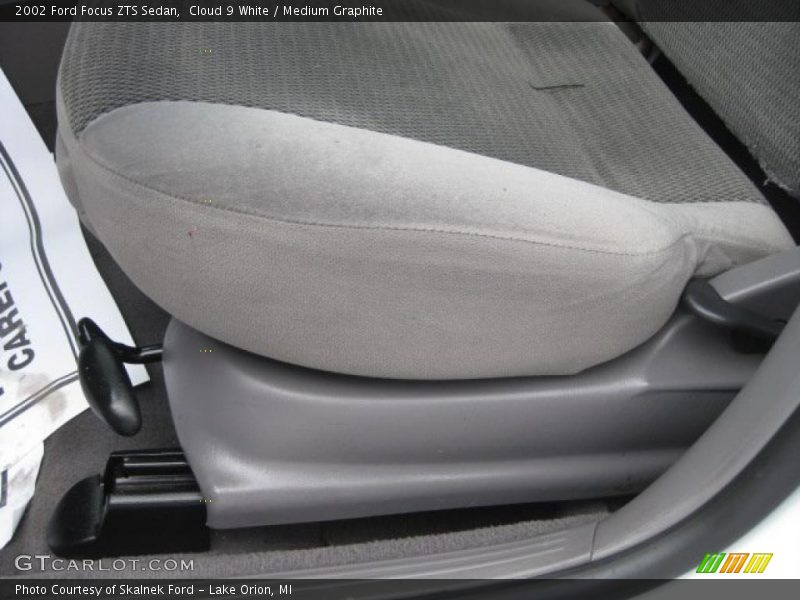 Cloud 9 White / Medium Graphite 2002 Ford Focus ZTS Sedan