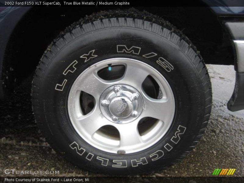 True Blue Metallic / Medium Graphite 2002 Ford F150 XLT SuperCab